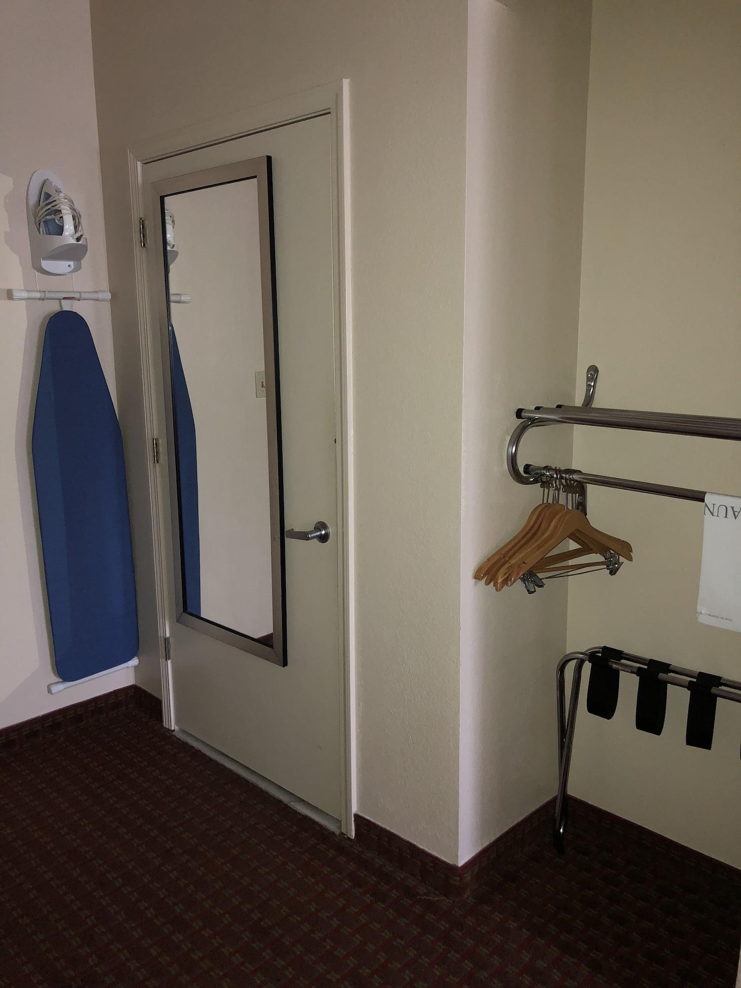 Millennium Inn Ellisville Экстерьер фото