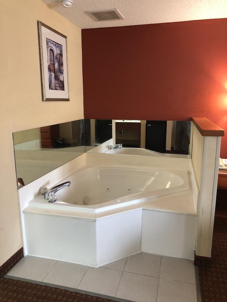 Millennium Inn Ellisville Экстерьер фото